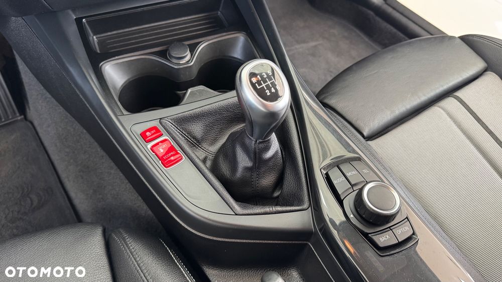 BMW Seria 1 116d EfficientDynamics - 24