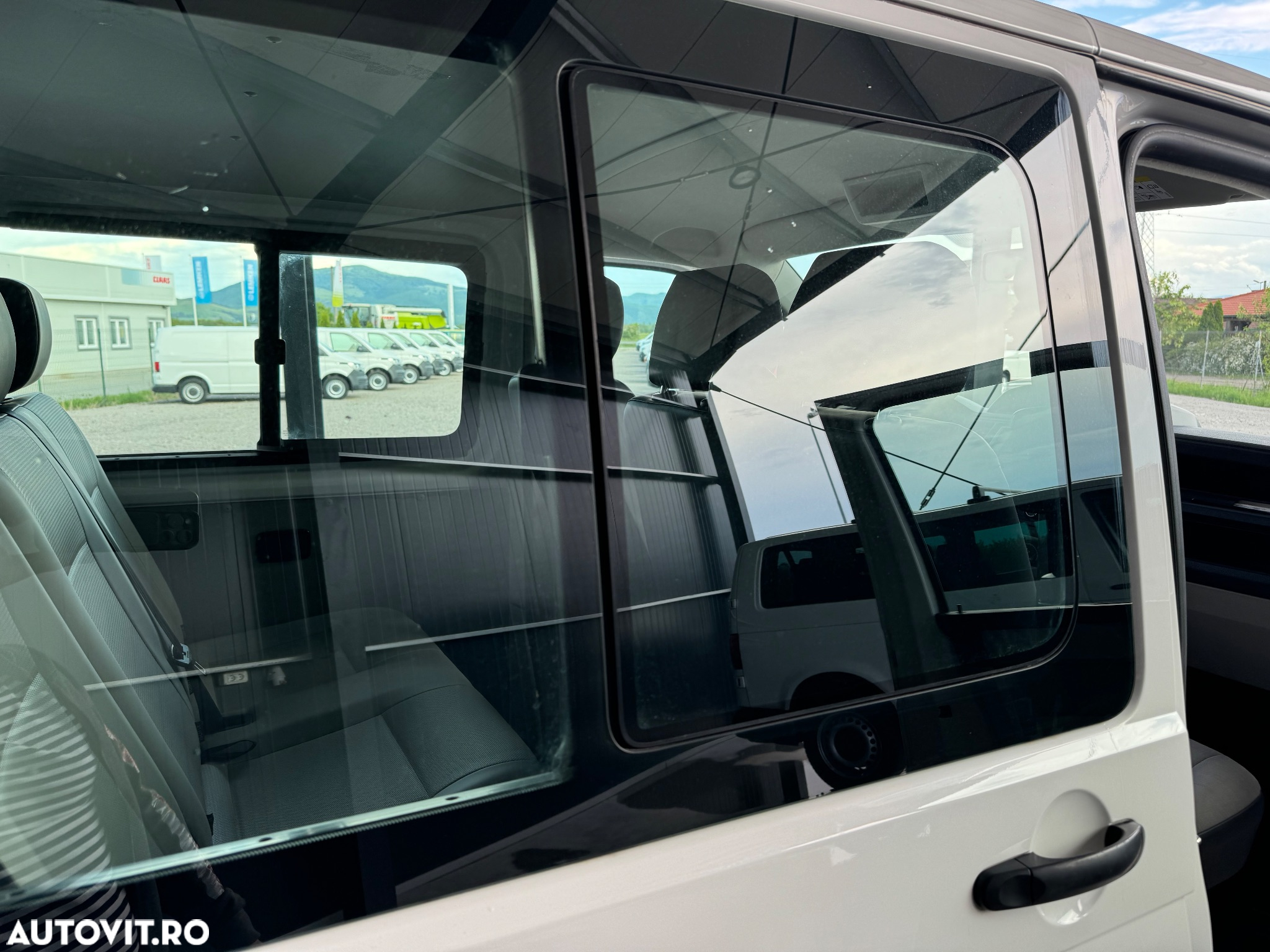 Volkswagen Transporter Kombi T6 2.0 TDI 75 kW KR - 19