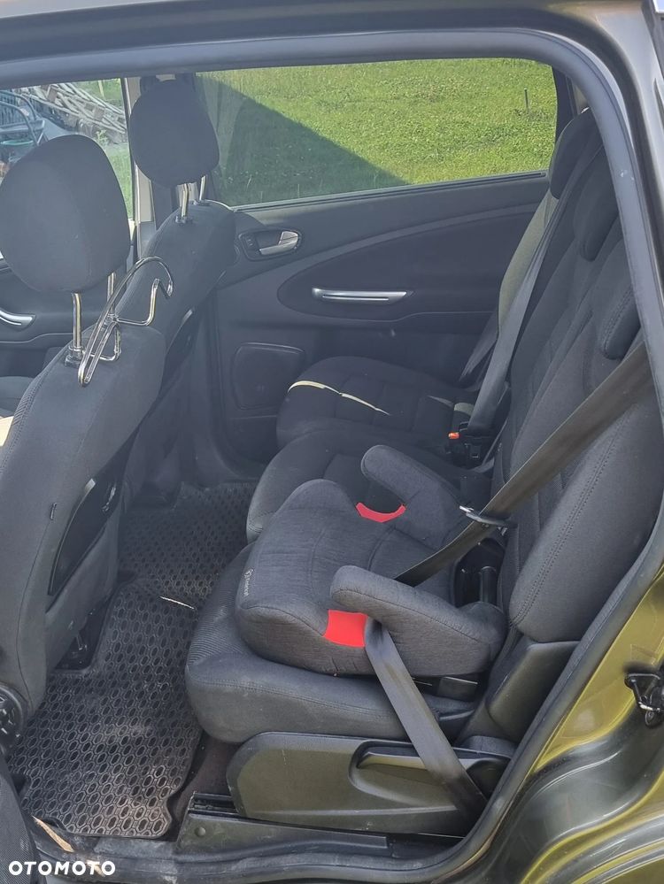 Ford S-Max - 9