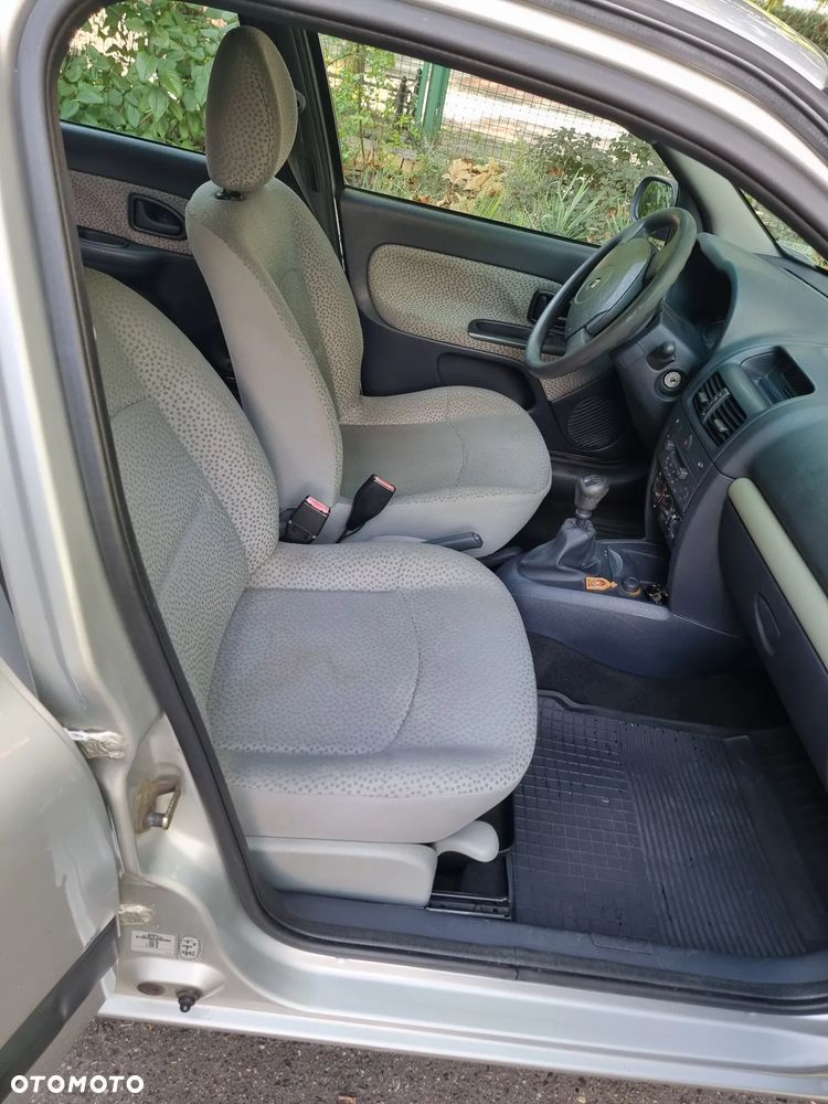 Renault Clio 1.2 16V Confort Authentique - 5