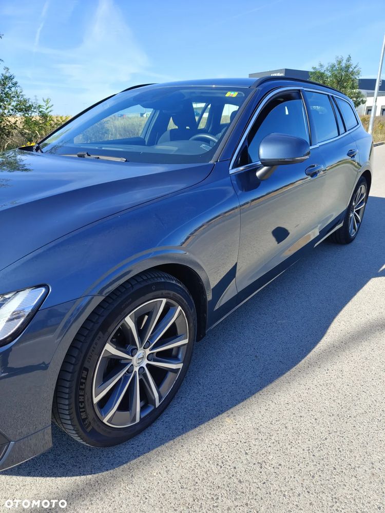 Volvo V60 B3 B DKG Momentum - 9
