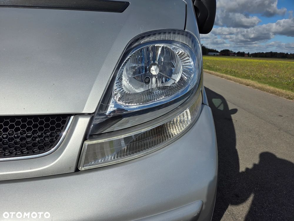 Renault Trafic Passenger - 12