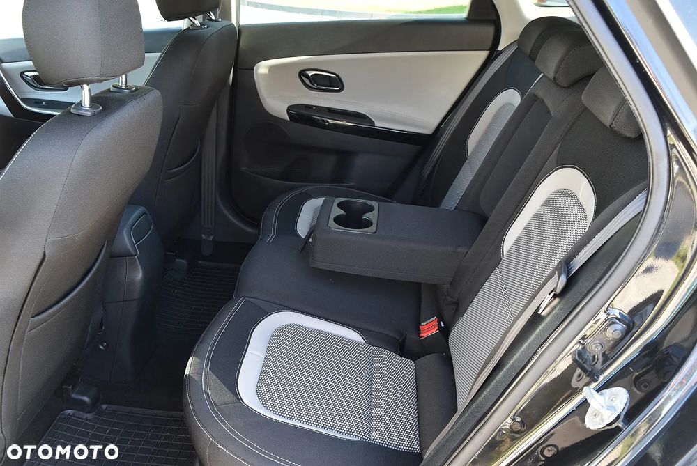 Kia Ceed - 15