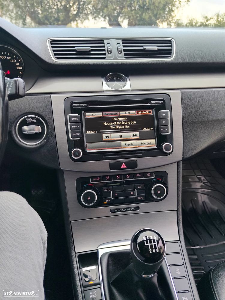 VW Passat 1.6 TDI Confortline - 12