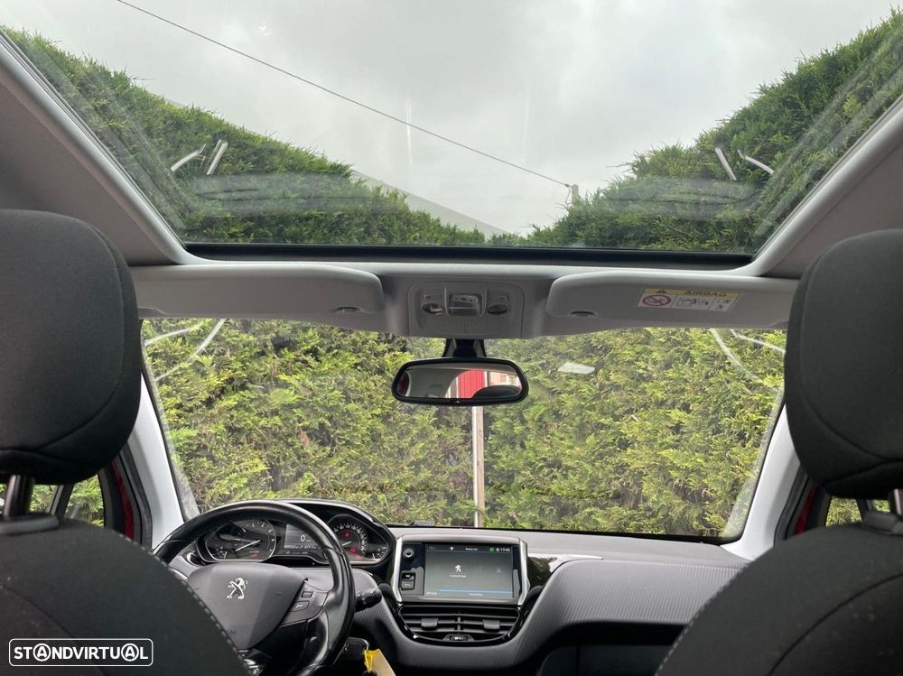 Peugeot 208 1.2 PureTech Allure - 6