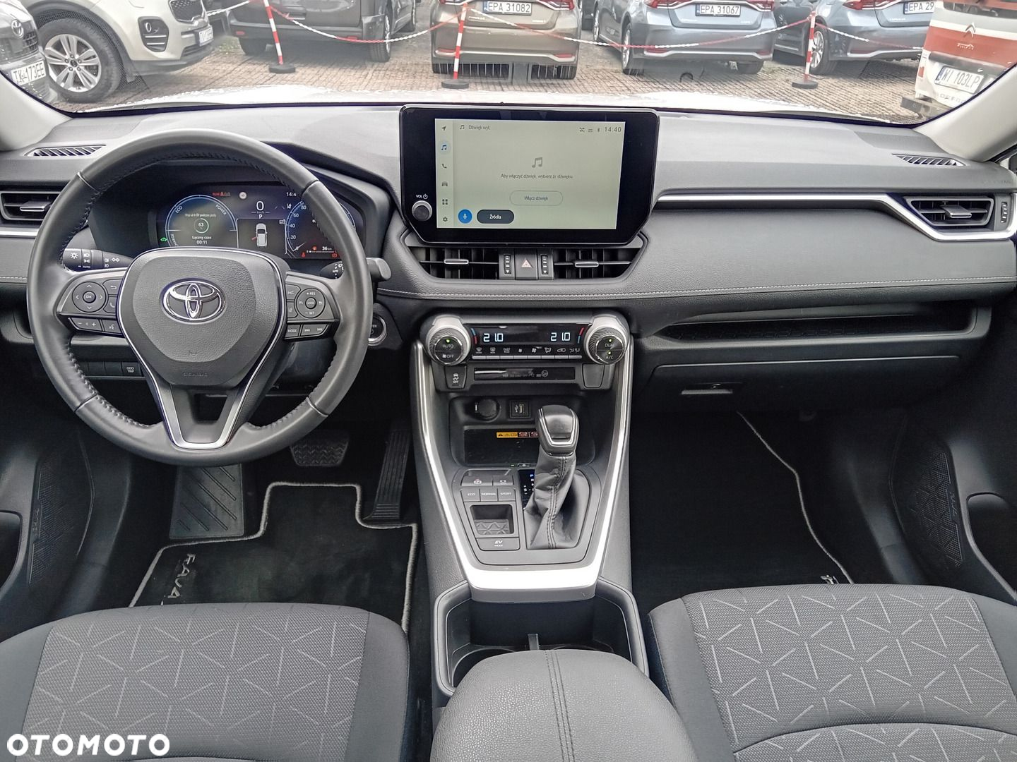 Toyota RAV4 - 6