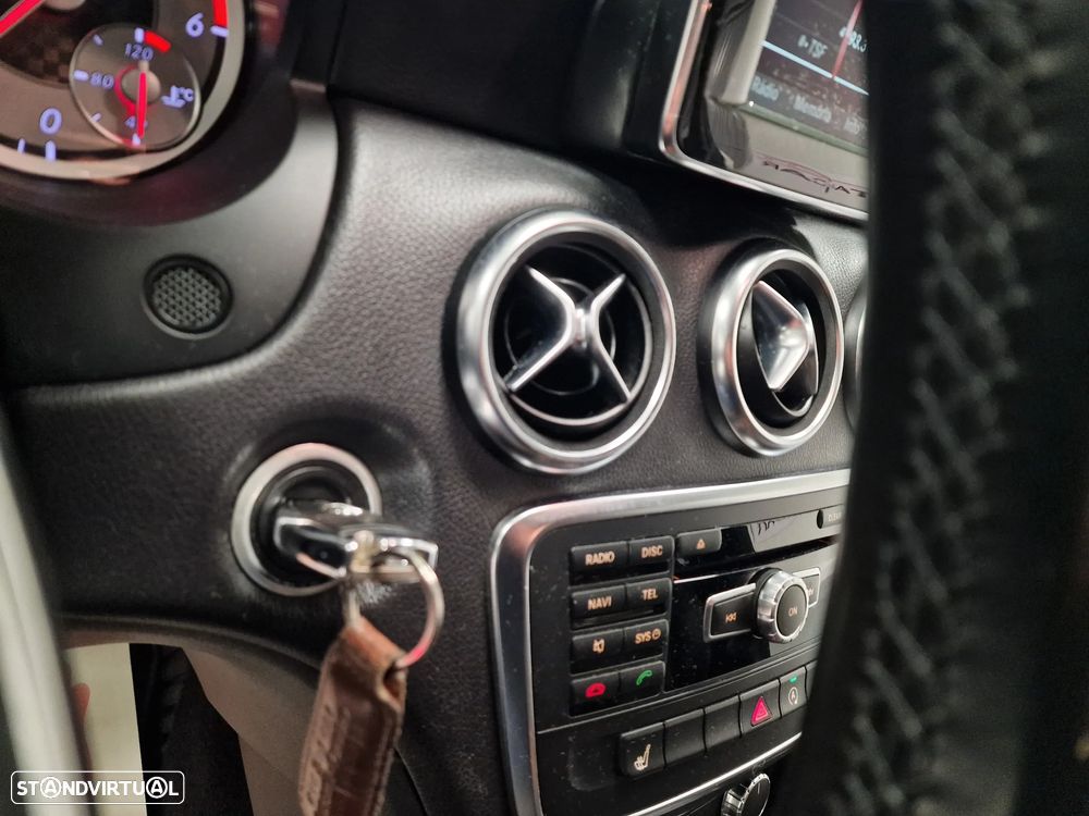 Mercedes-Benz A 180 CDI BE AMG Line - 47