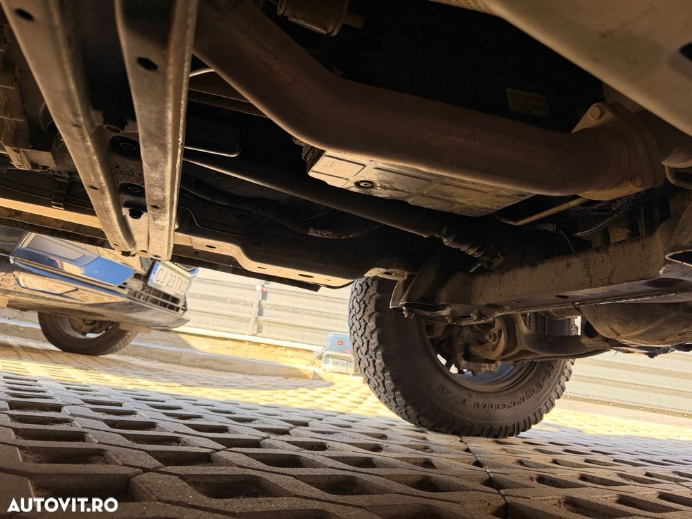 Jeep Grand Cherokee - 12