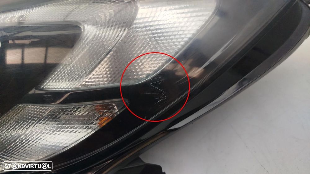 Ótica / farol esquerda OPEL Corsa E - 9
