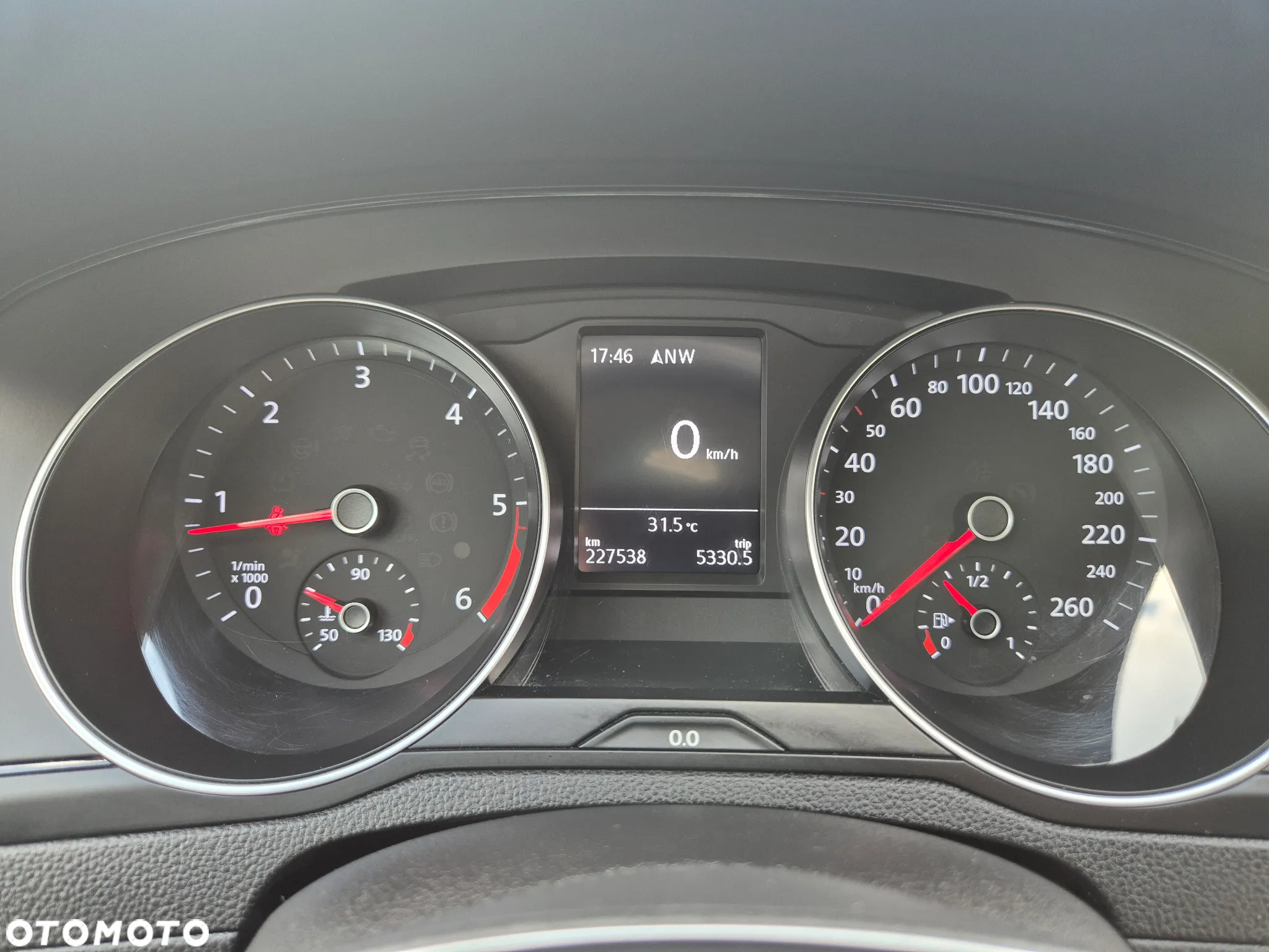 Volkswagen Passat 2.0 TDI BMT Trendline - 14