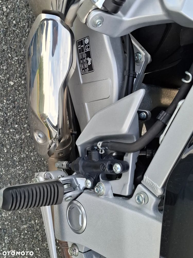 Yamaha FJR - 8
