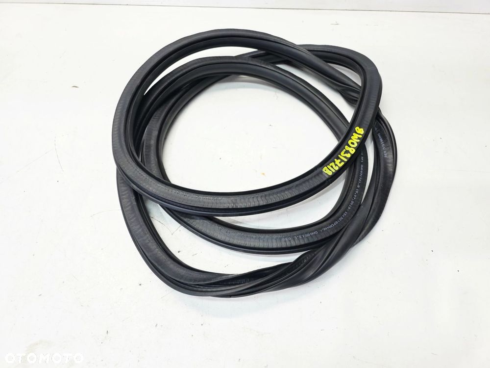 USZCZELKA DRZWI LEWY LUP PRAWY PRZÓD AUDI A4 B9 LIFT 8W0831721B - 2