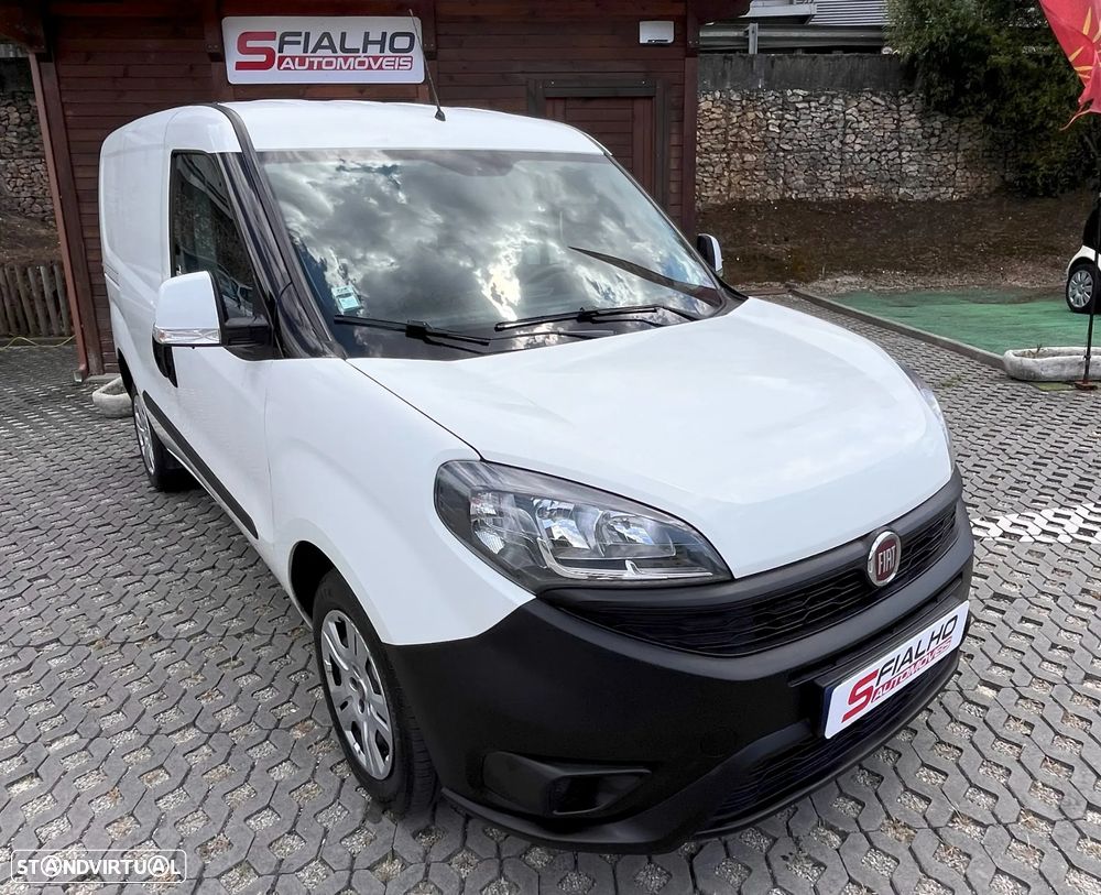 Fiat Dobló 1.3 Multijet Easy 3 Lugares - 12