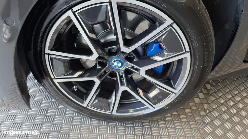 BMW i4 eDrive40 Pack Desportivo M - 32