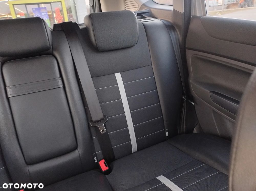 Ford Kuga 2.0 TDCi 4x4 Titanium - 36