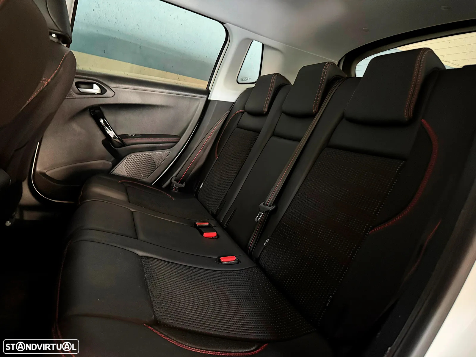 Peugeot 2008 1.2 PureTech GT Line - 11