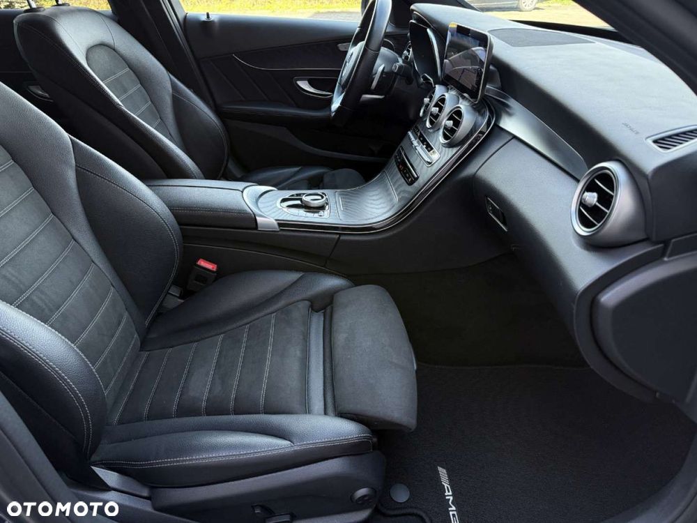 Mercedes-Benz Klasa C 180 9G-TRONIC AMG Line - 30