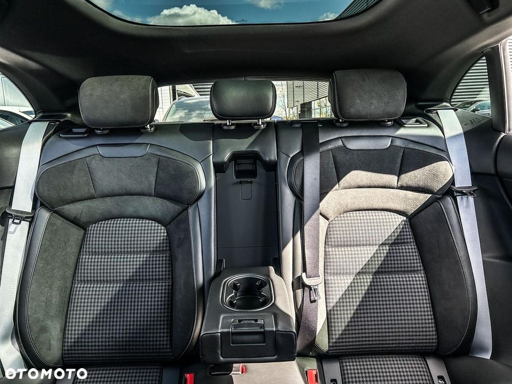 Porsche Taycan 105kWh 4 - 19