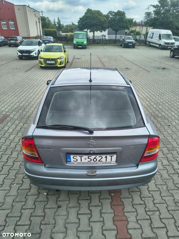 Opel Astra 1.4 - 9