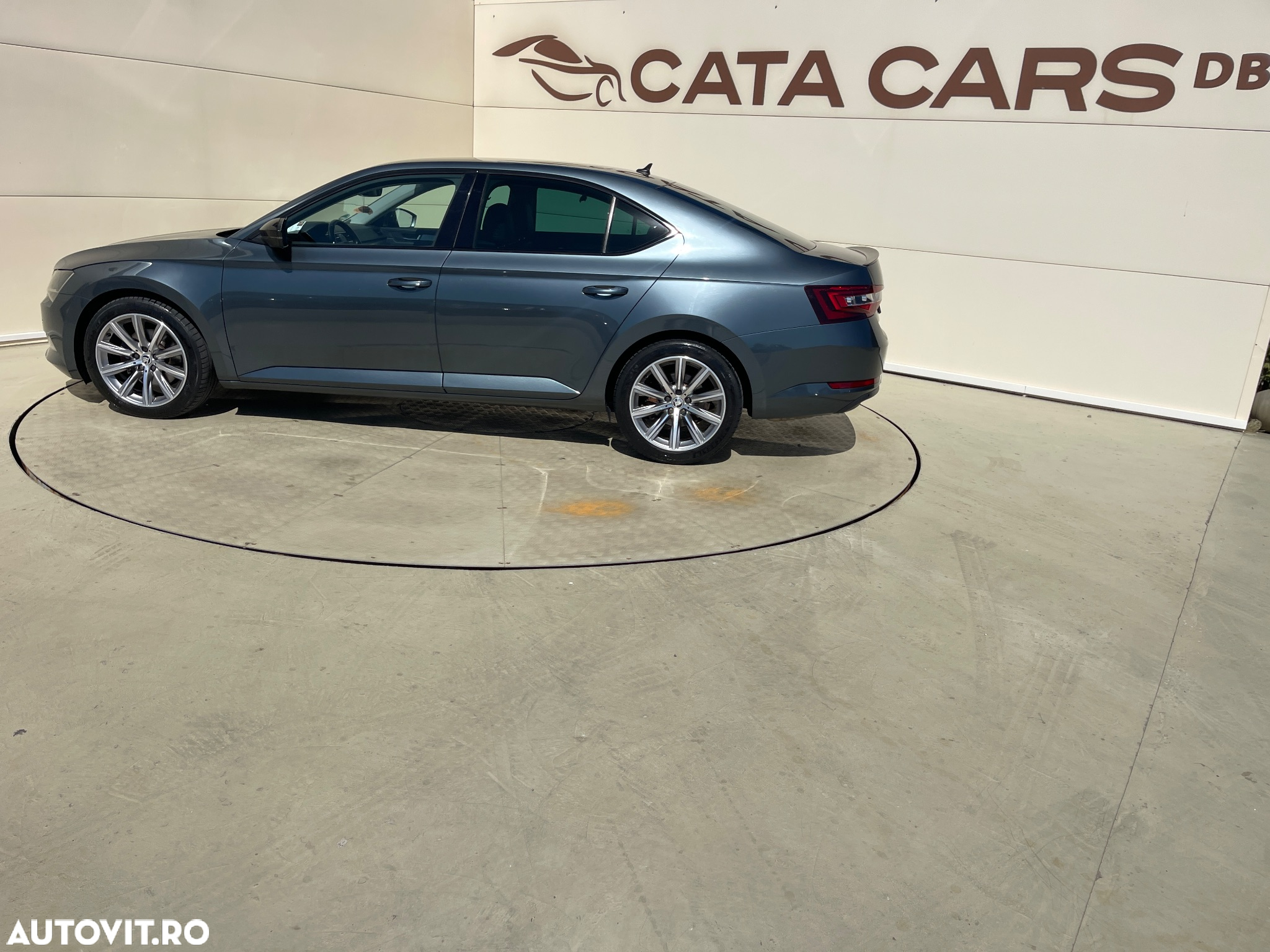 Skoda Superb 2.0 TDI DSG Style - 6