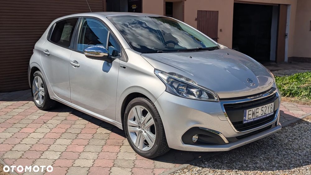Peugeot 208 1.6 BlueHDi Allure S&S - 1
