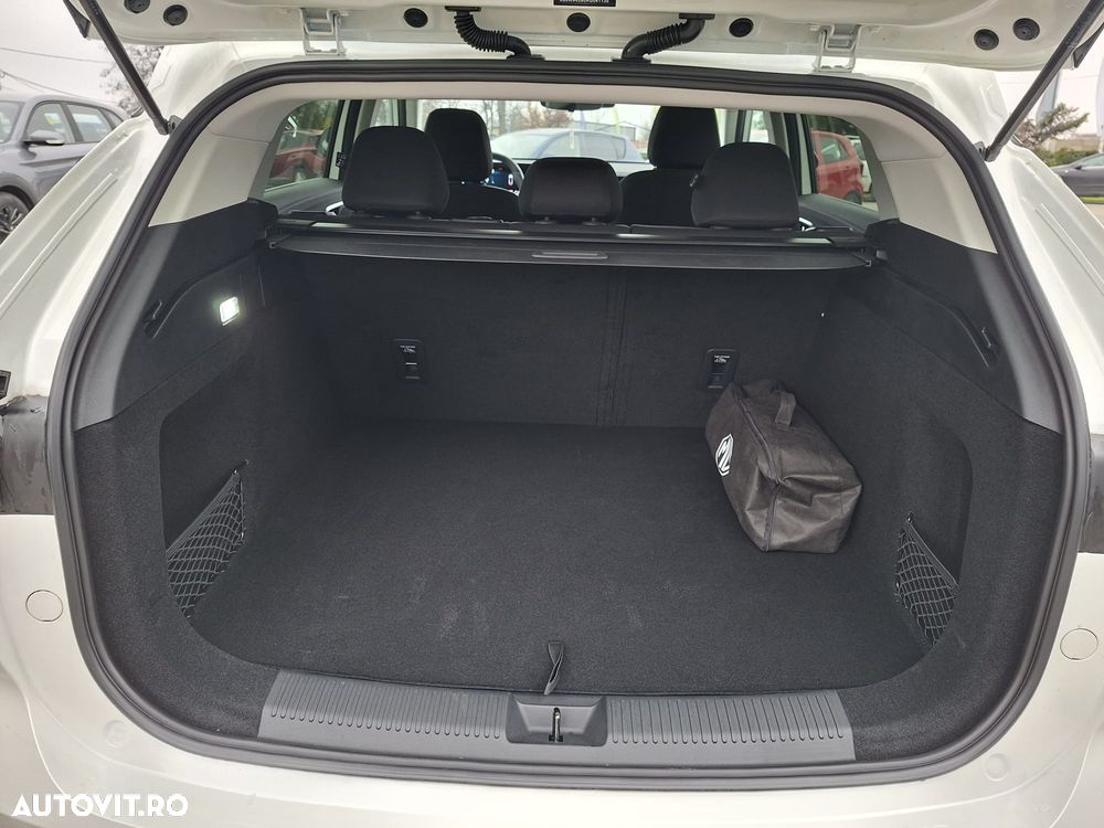 MG EHS 1.5 T-GDi AT PHEV Excite - 10