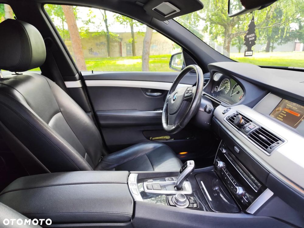 BMW 5GT - 13
