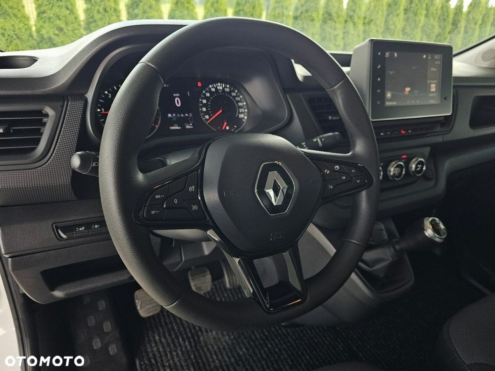 Renault Trafic - 16
