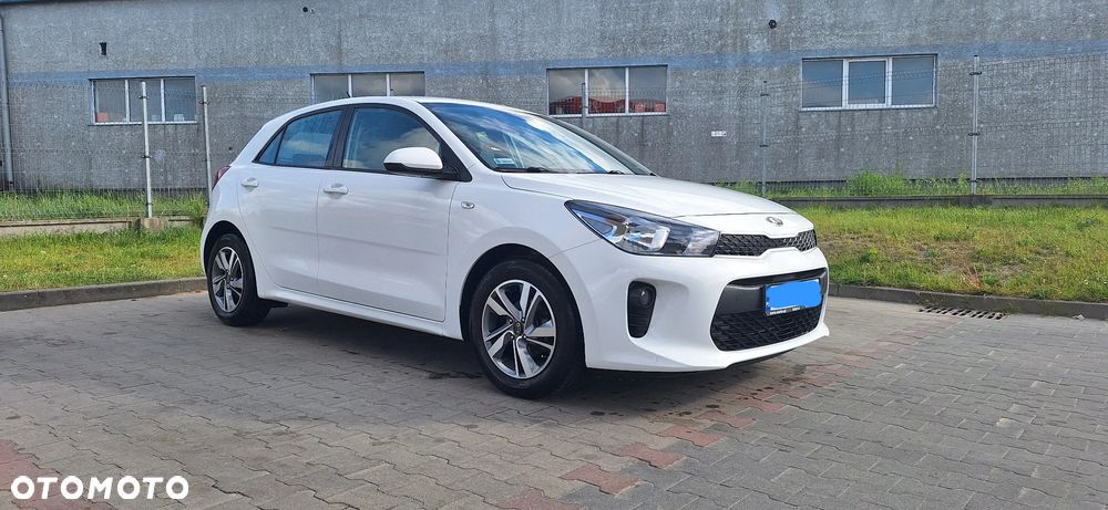Kia Rio 1.2 L - 2
