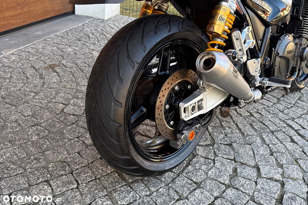 Yamaha XJR - 11