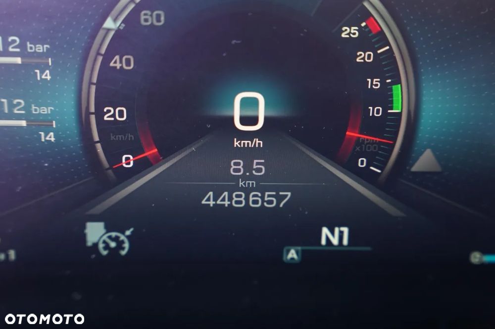 Mercedes-Benz ACTROS 1851 / RETARDER / GIGA SPACE /  KLIMA POSTOJOWA / BOGATE WYPOSAŻENIE /  / OPONY 100%  / ALUFELGI / EURO 6 - 38