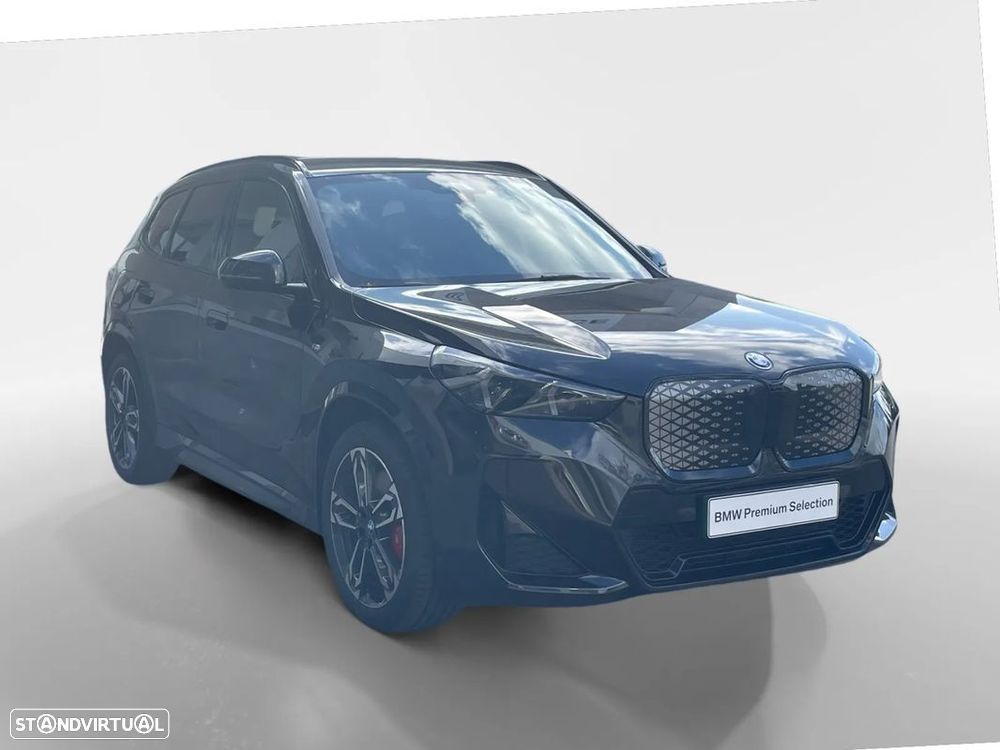 BMW iX1 eDrive20 Pack Desportivo M - 8