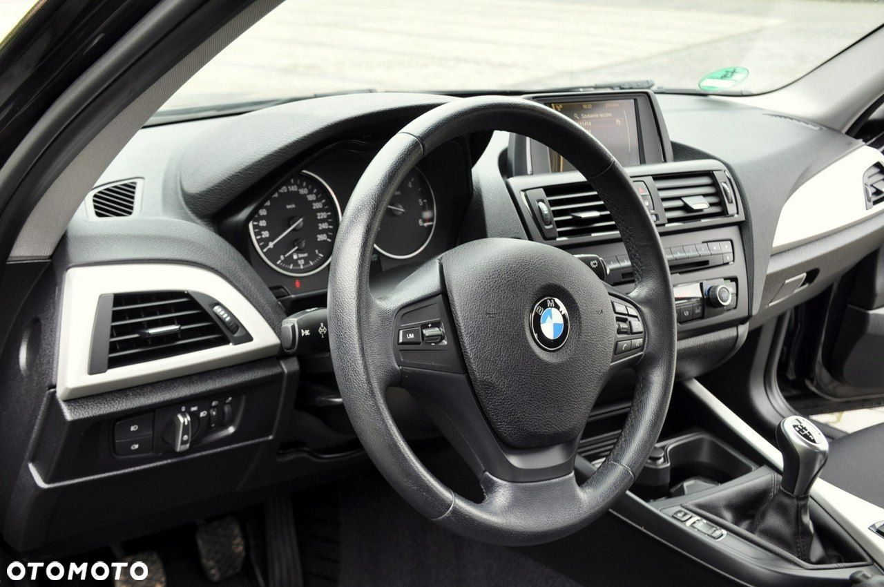 BMW Seria 1 - 22