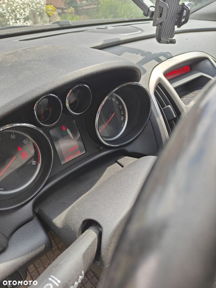 Opel Astra 1.4 Turbo - 2