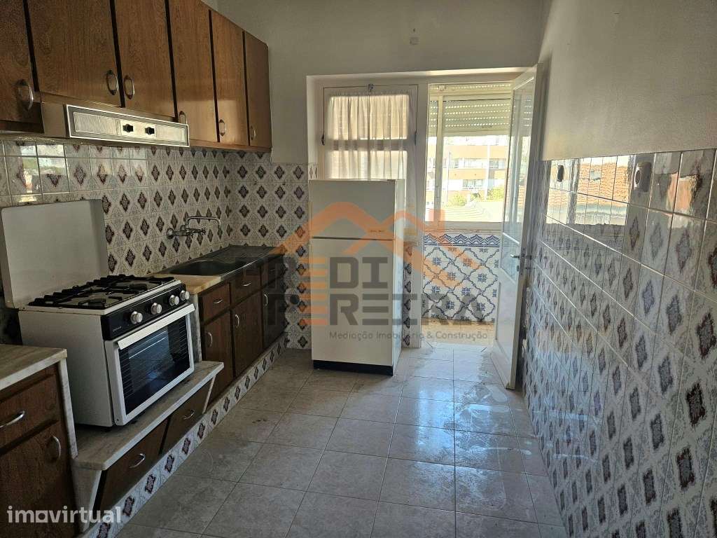 Situado em Almada, apartamento T1, com vista rio. - Grande imagem: 2/30
