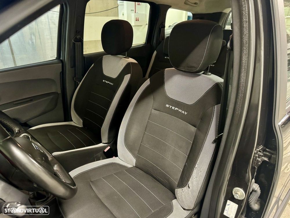 Dacia Lodgy 1.5 Blue dCi Stepway 7L - 25
