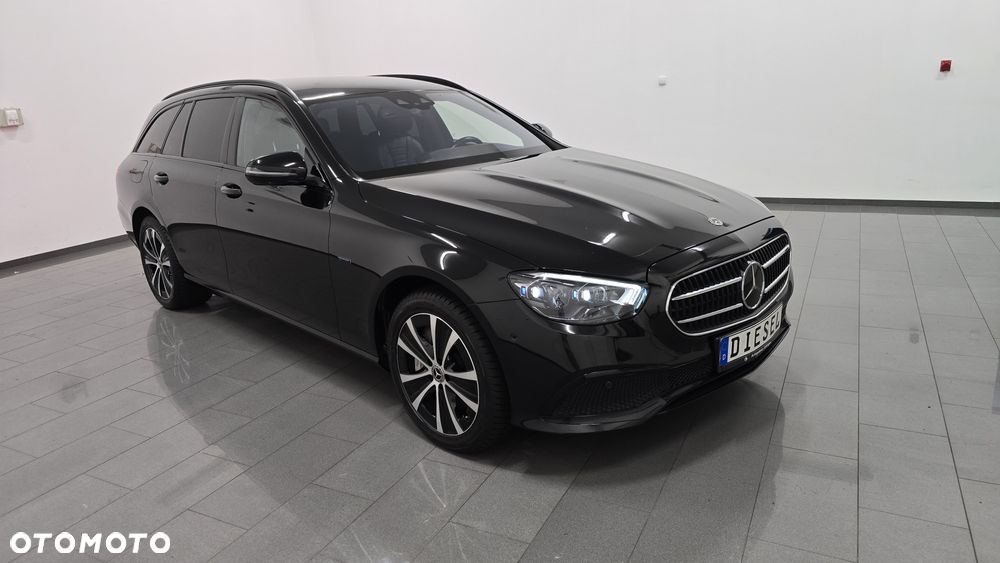 Mercedes-Benz Klasa E 300 de 4Matic T 9G-TRONIC AMG Line - 2