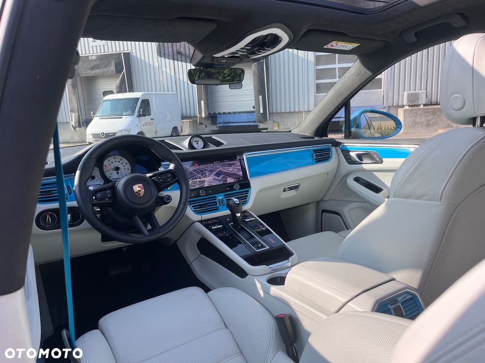 Porsche Macan T - 11