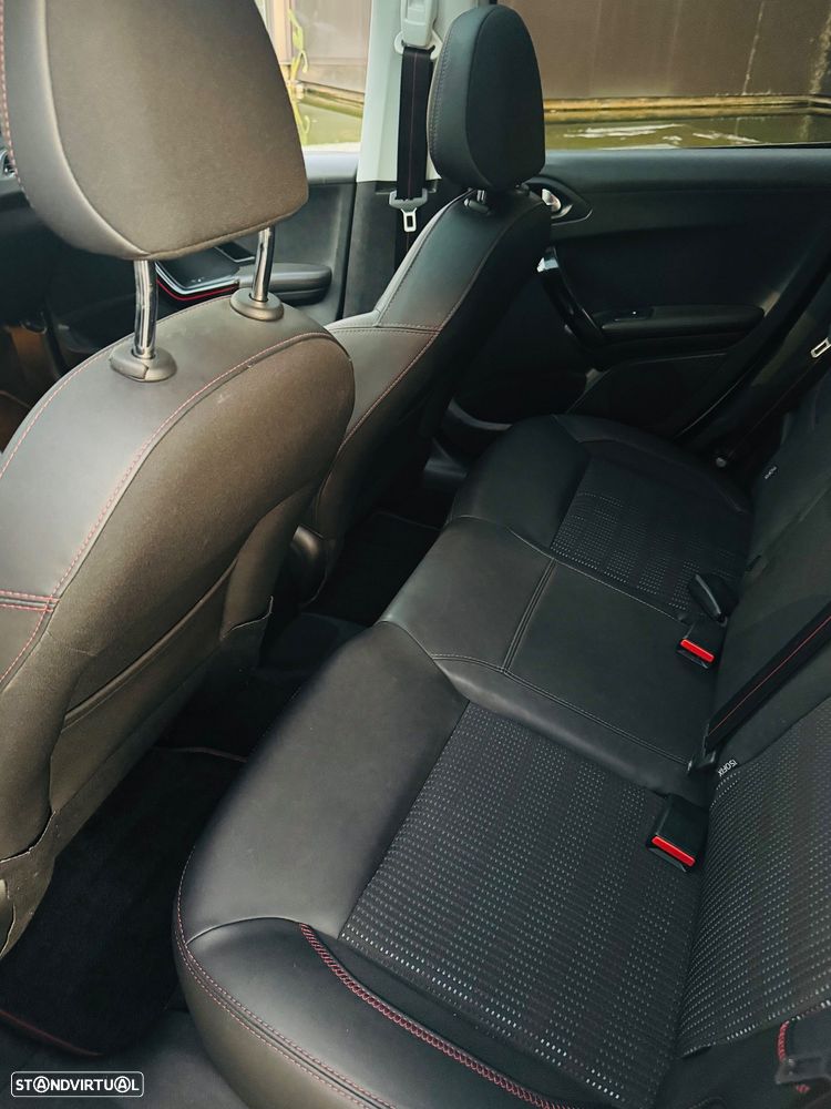 Peugeot 208 1.6 BlueHDi GT Line - 13