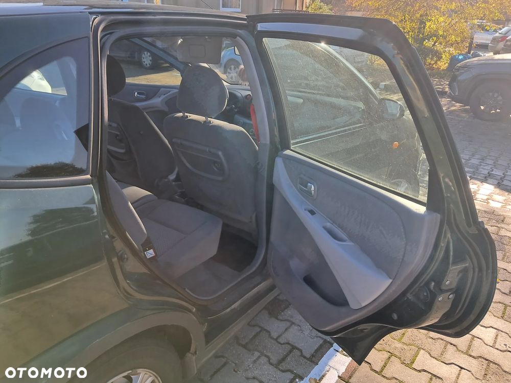 Nissan Almera - 12