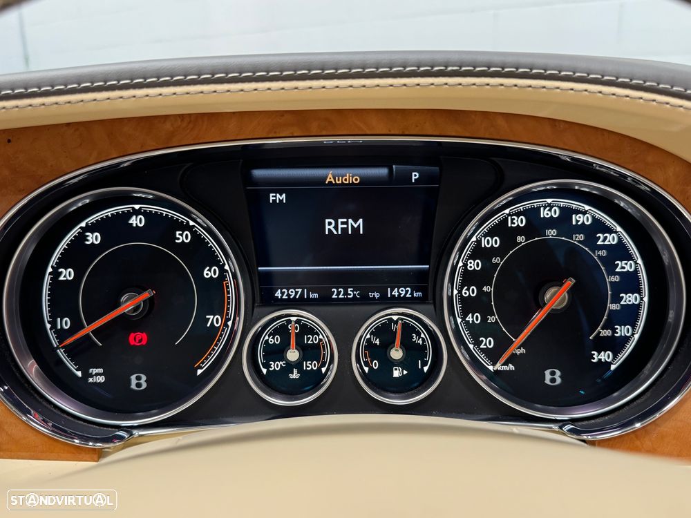 Bentley Continental Cabrio GT V8 Convertible - 29