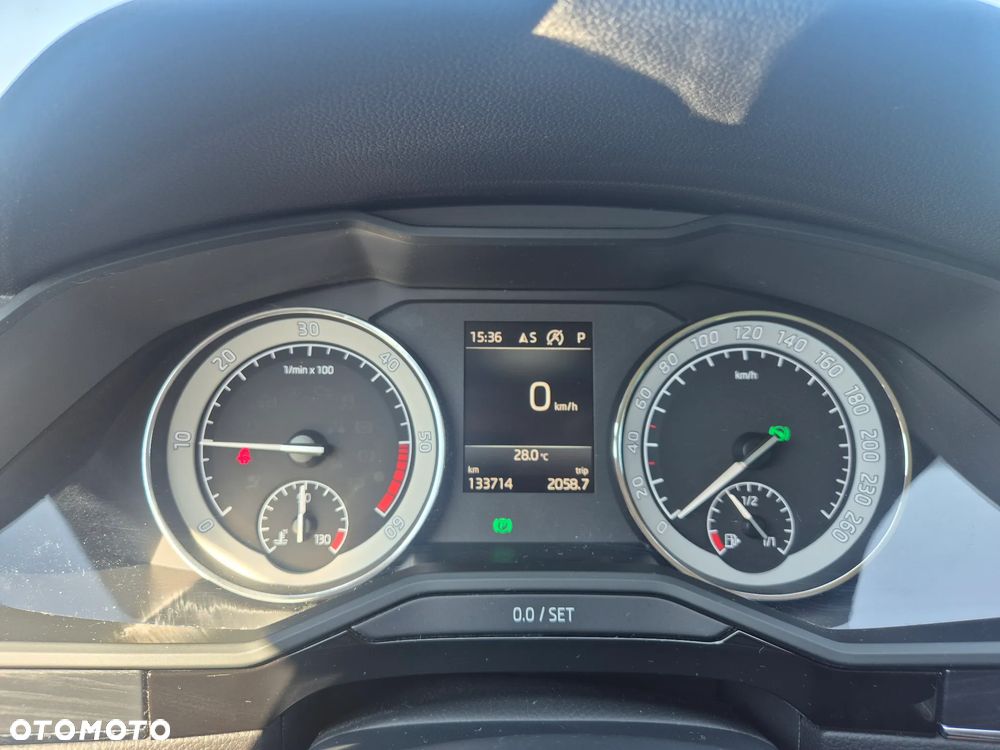 Skoda Superb 2.0 TDI SCR Style DSG - 10