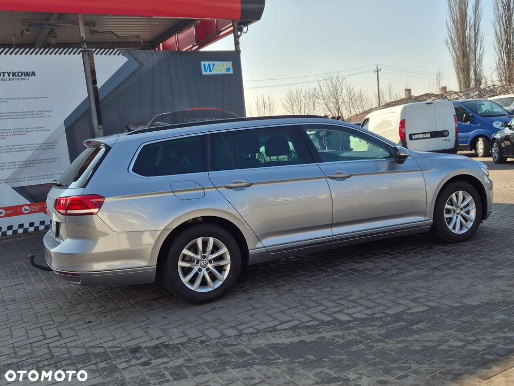 Volkswagen Passat - 12