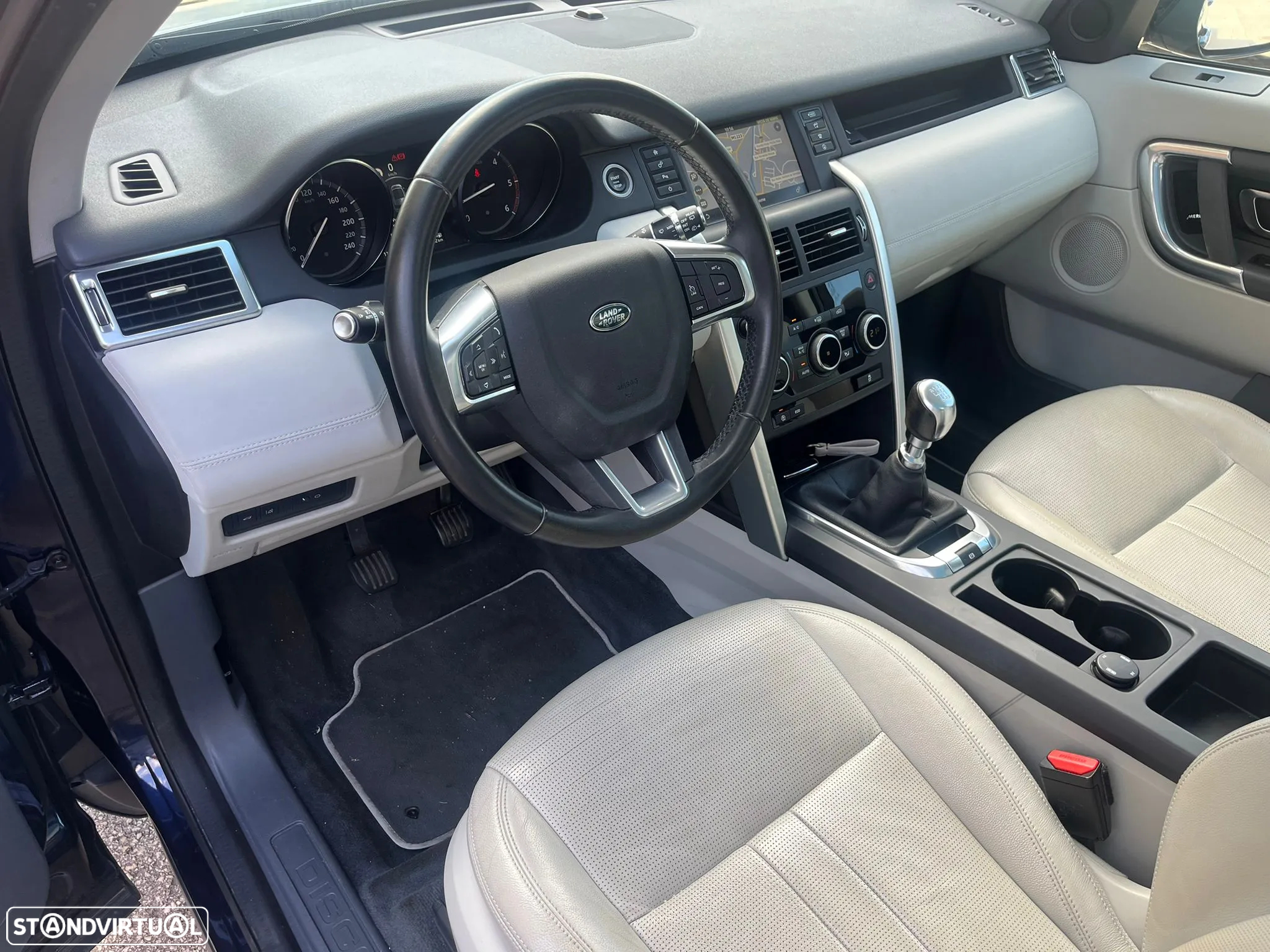Land Rover Discovery Sport - 22
