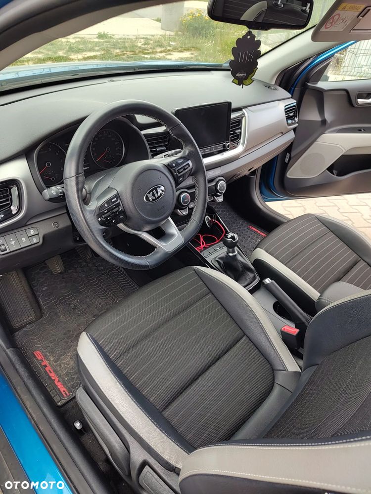 Kia Stonic 1.2 L - 6
