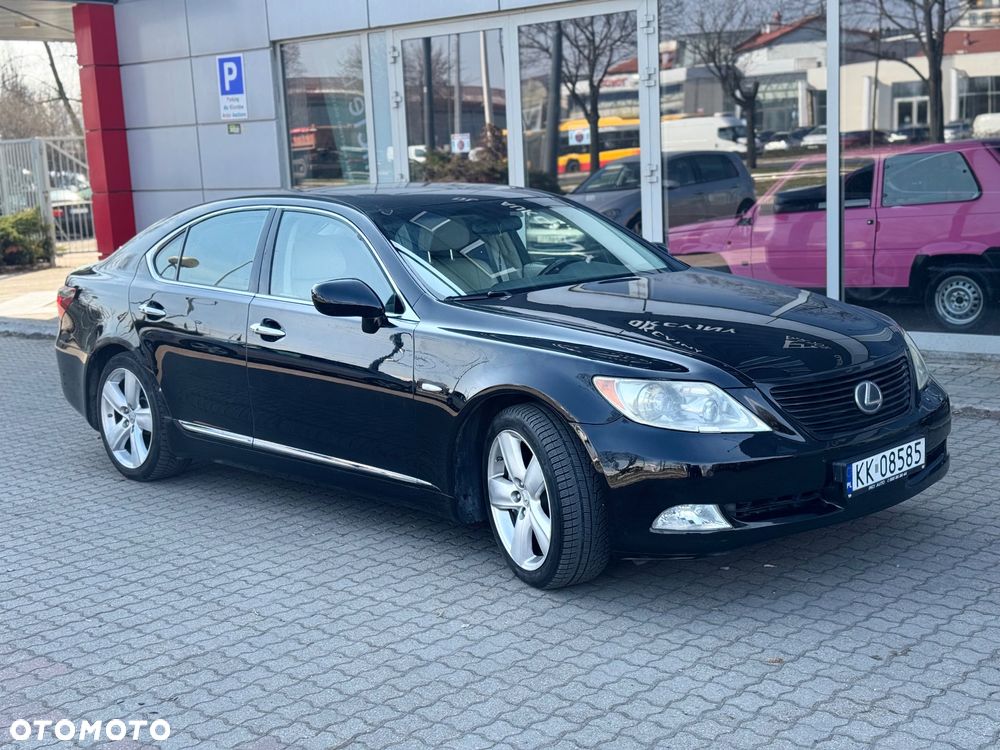 Lexus LS 460 Dynamic Line + Impression Line - 13