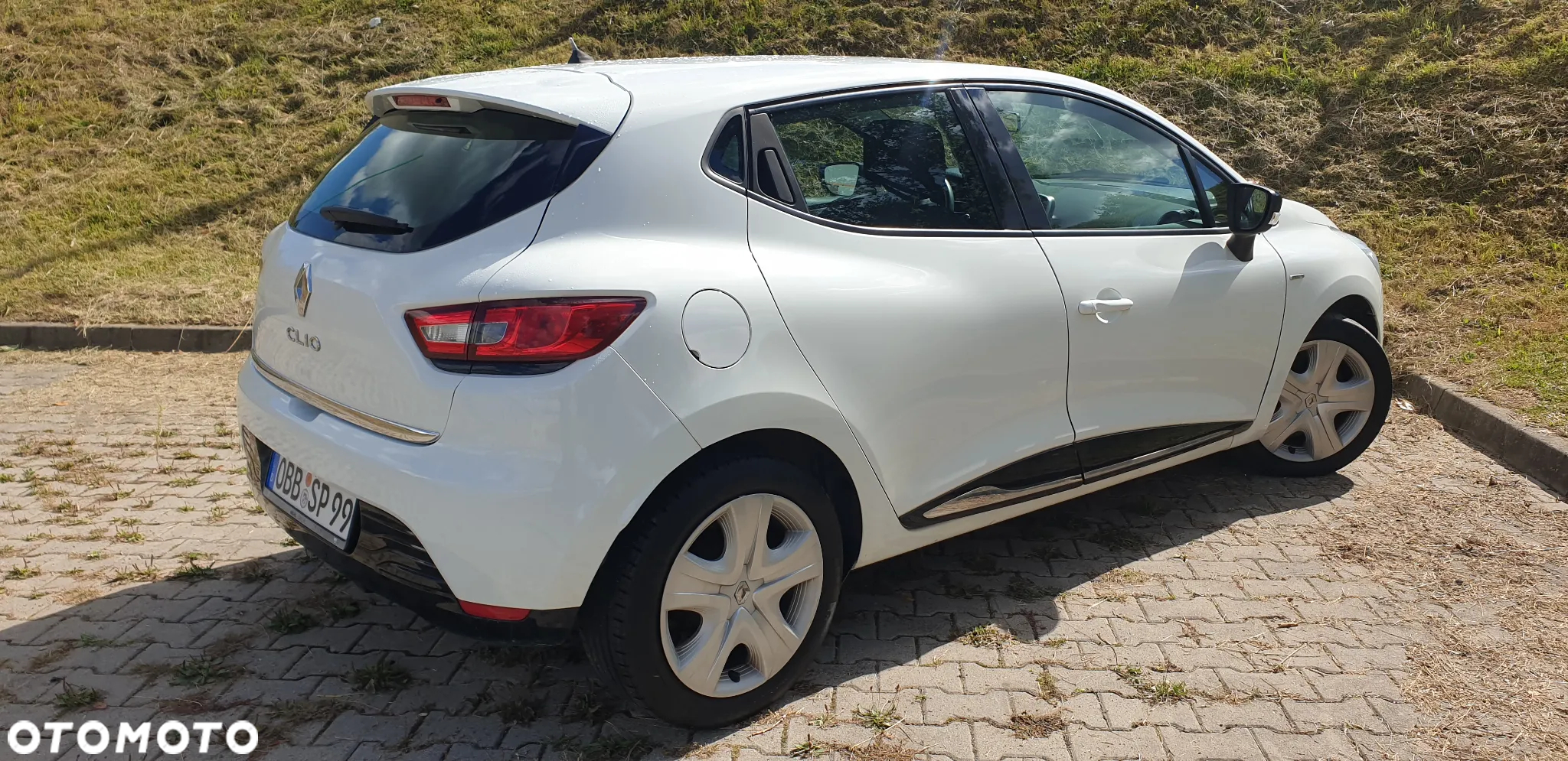 Renault Clio 1.2 16V Limited Plus - 17