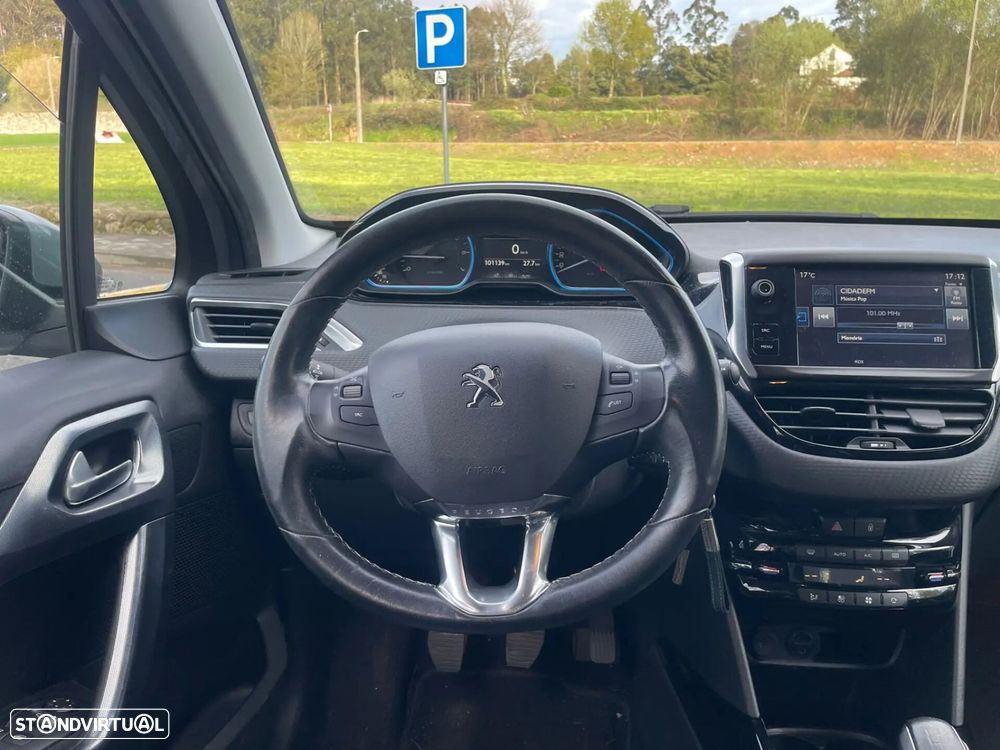 Peugeot 2008 1.2 PureTech Style - 21