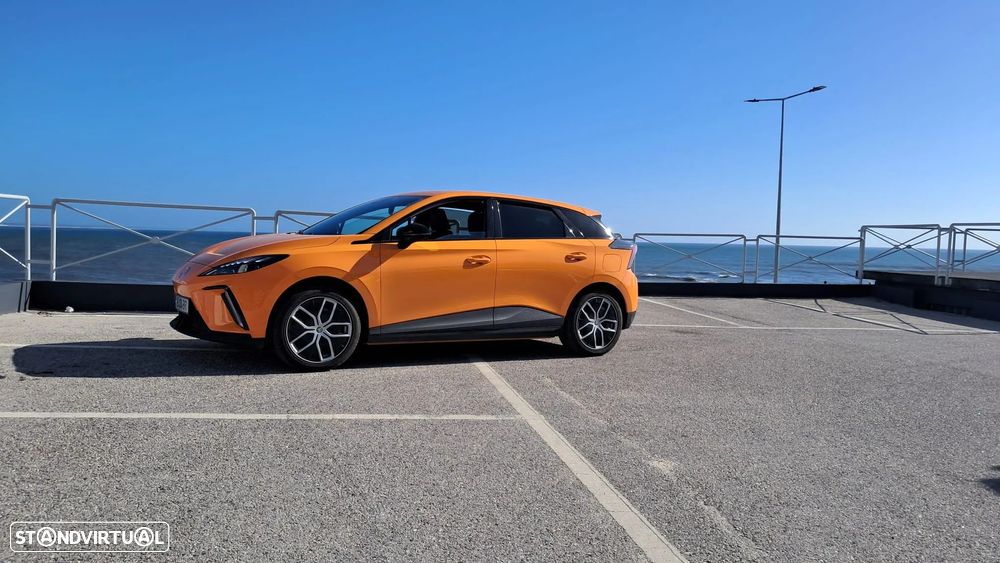 MG MG4 64 kWh Luxury - 14