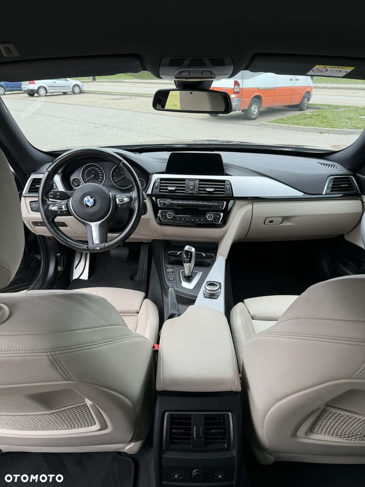 BMW Seria 3 330i M Sport - 10